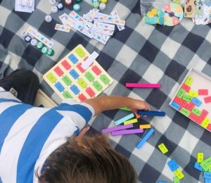 Škola za bukem (27)