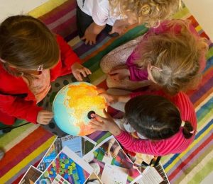 Škola za bukem (79)