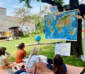 Škola za bukem (92)