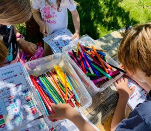 Škola za bukem (99)